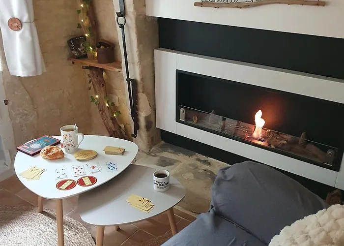 Cosy&ses Troglos Chez Evariste Beaumont Saint-Cyr